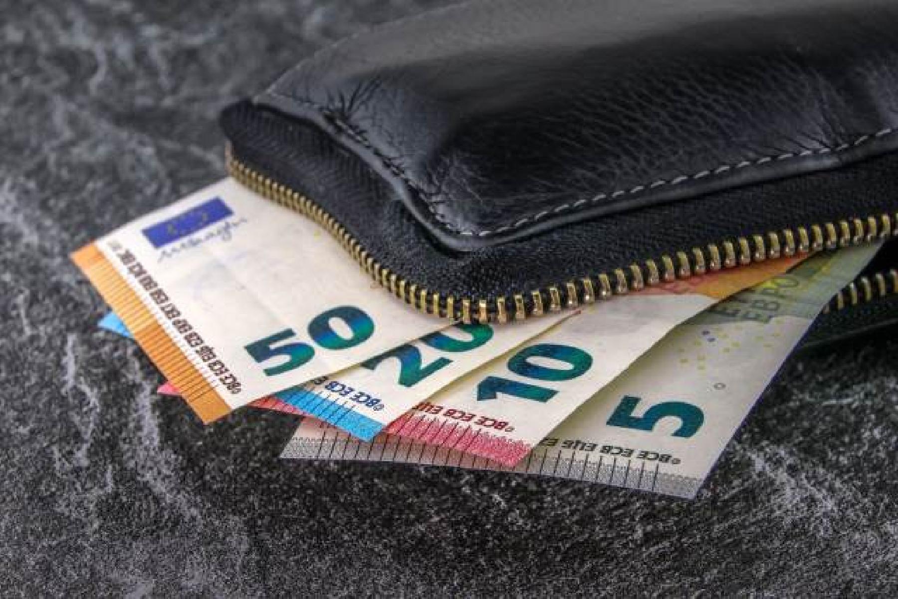Lažne novčanice se pojavile i u Velikoj Kladuši: Učenik u marketu platio račun s lažnom novčanicom od 20 eura