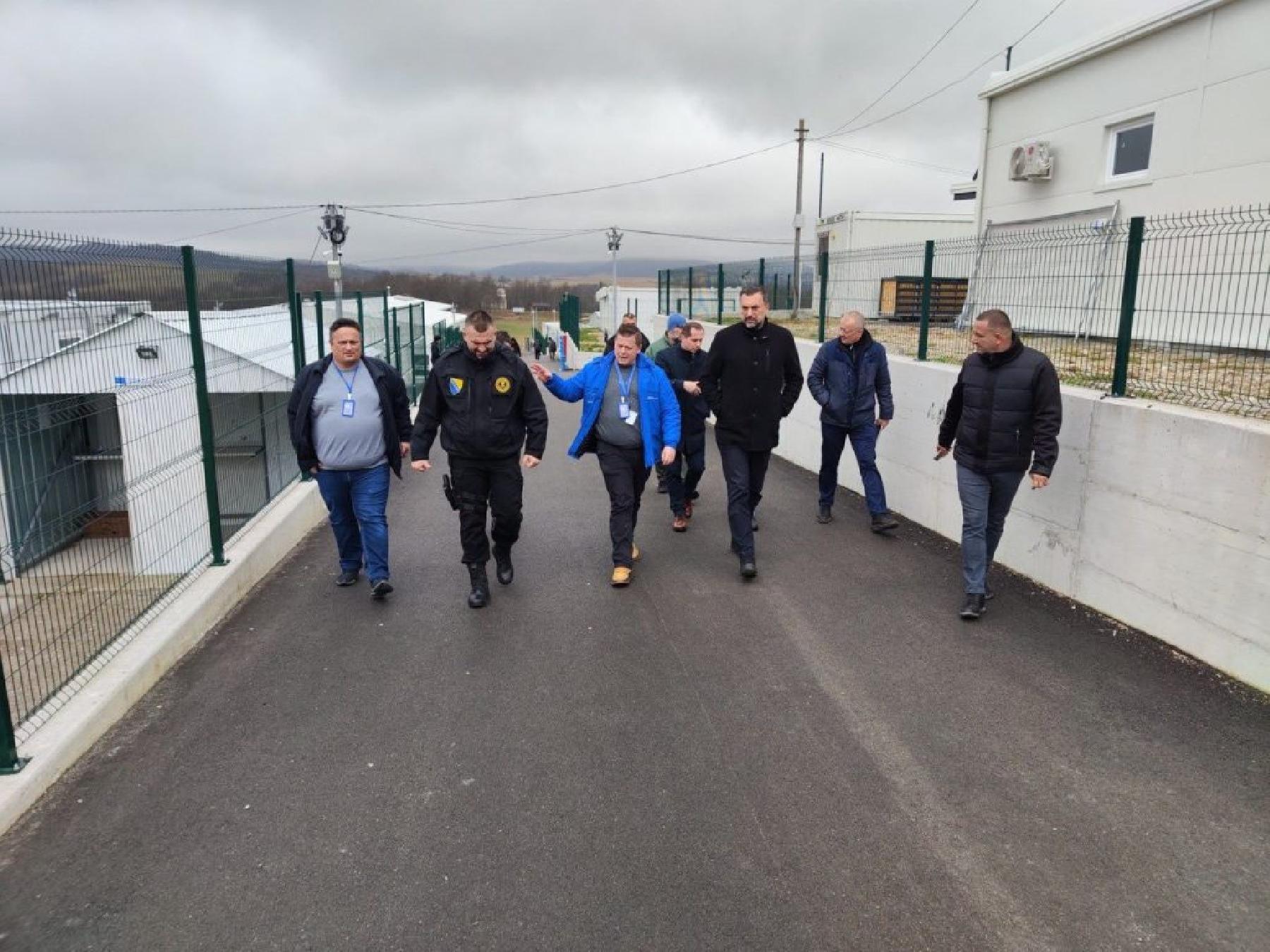 Konaković posjetio migrantski kamp ''Lipa'', javio se za ''Avaz'': Krajinu ne smijemo ostaviti na cjedilu