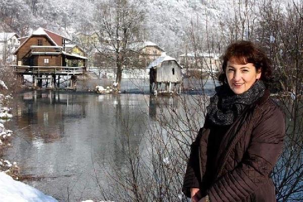 Atina Mušić :'NIKO VIŠE NE MELJE '