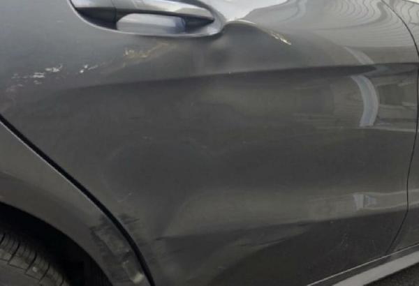 Velika Kladuša: Prijavila bivšeg muža da joj je oštetio automobil marke Mercedes