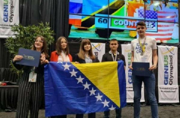 Bravo: Učenici iz Bihaća osvojili tri medalje na Olimpijadi genijalaca u New Yorku