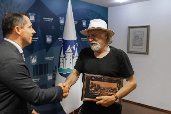 Bihaćki gradonačelnik Elvedin Sedić ugostio je danas Radu Šerbedžiju
